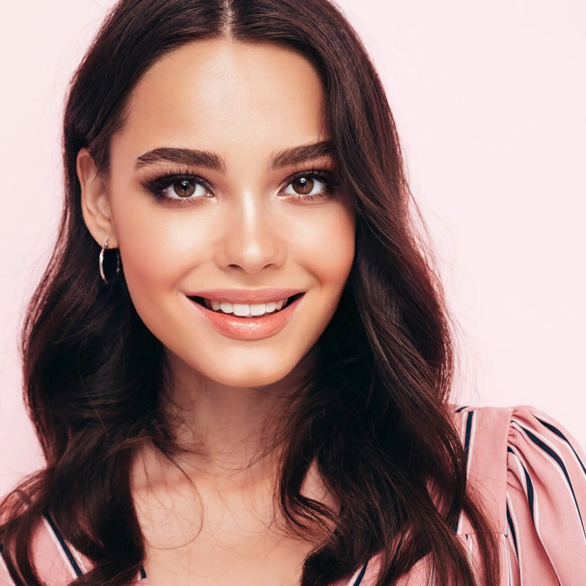 4 Προϊόντα που θα Απογειώσουν το Summer Make Up Look σου!